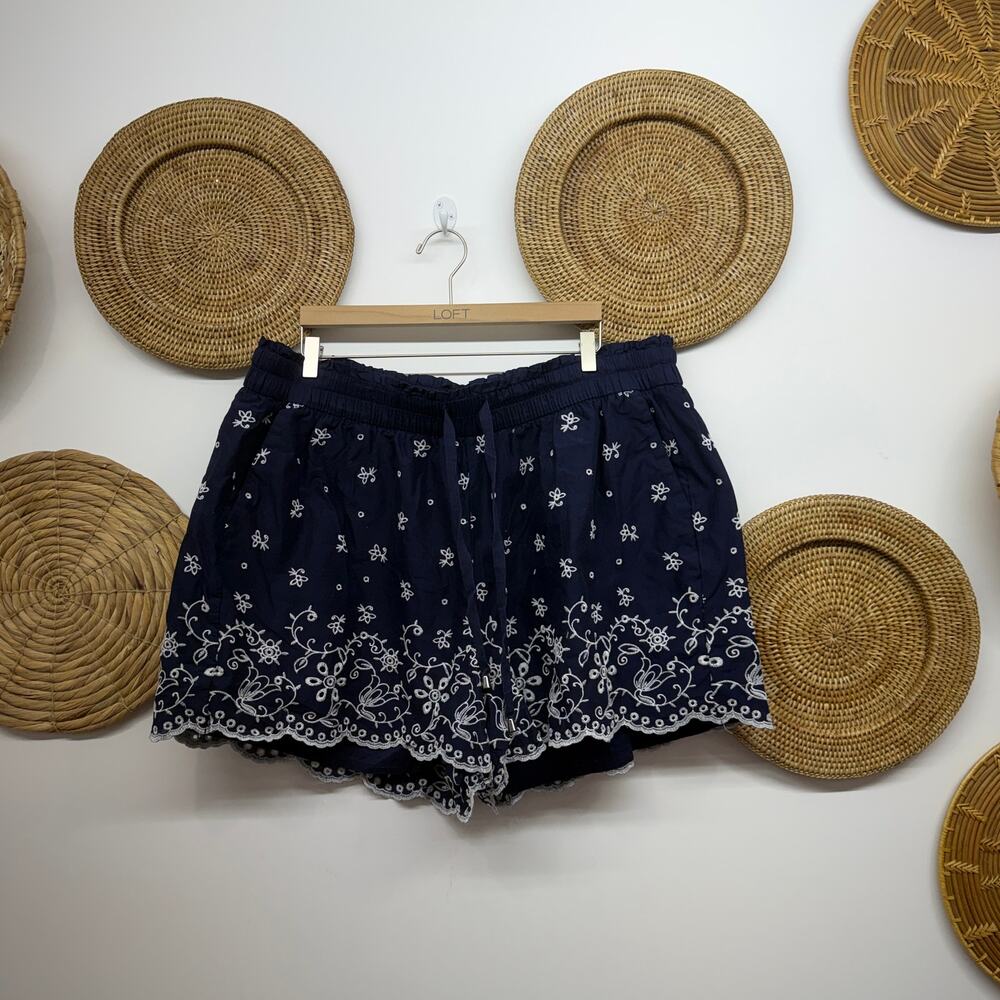 Lane Bryant Navy Blue Floral Eyelet Pull On Shorts Plus Size 22/24